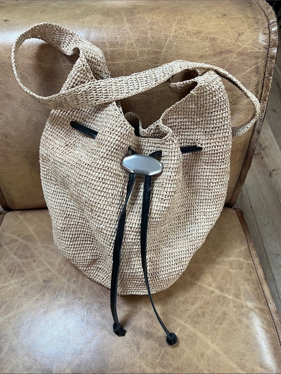 rag & bone Handbags - Tag & Bone natural Woven Raffia Drawstring Shoulder Bag in Natural bucket purse
